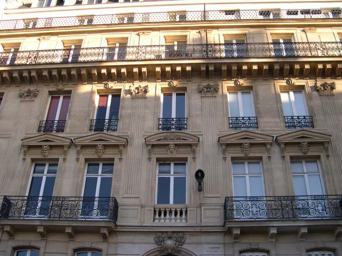  Façade d'immeuble, rue de Londres